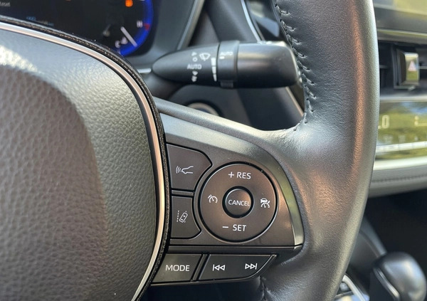 Toyota Corolla cena 79900 przebieg: 179759, rok produkcji 2020 z Pniewy małe 352